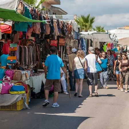 Lägenhet Wonderful, 100 Meters From The Beach. *